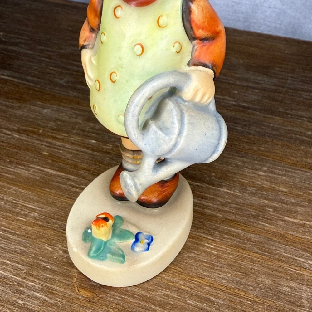 Vtg MJ Hummel #74 “Little Gardener” TMK-3 Ceramic Figurine 5 5/8” Tall